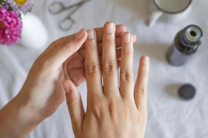 Easy steps to Care for Your Nails so They are Strong and Beautiful