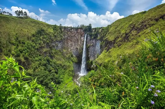Sipiso Piso Waterfall, Natural and Exotic Natural Charm in Karo